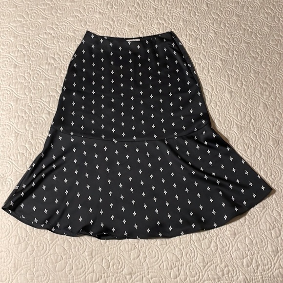 LOFT Dresses & Skirts - Loft Satin Skirt size 0P